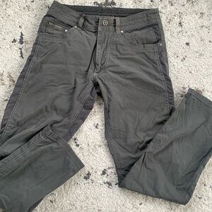 Kuhl Radikl 30/32 men’s gray pant w/stretchy panels for breathability & comfort.